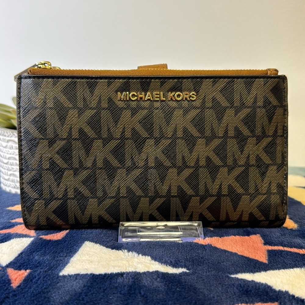 Michael Kors Signature Jet Set Double Wristlet